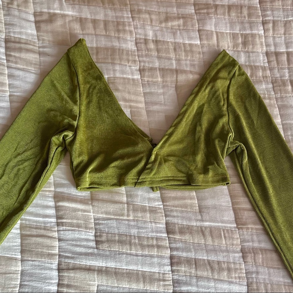 Green Long Sleeve Crop Top